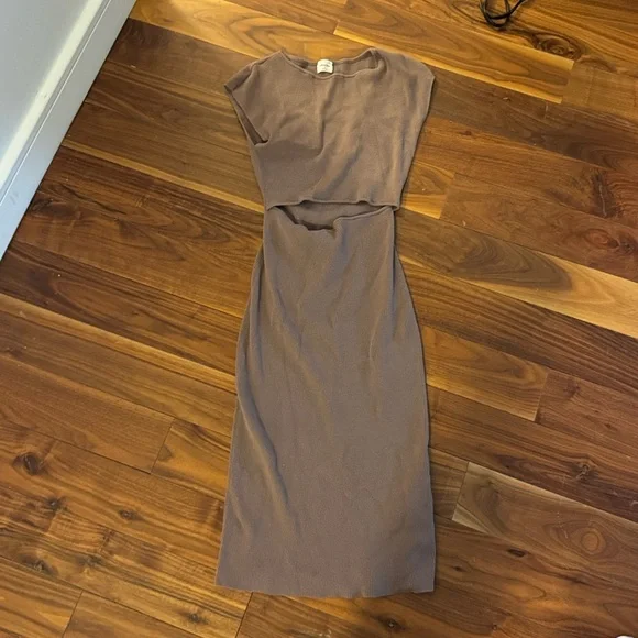Aritzia Wilfred Free Cut-Out Knit Midi Dress - Picture 4 of 5
